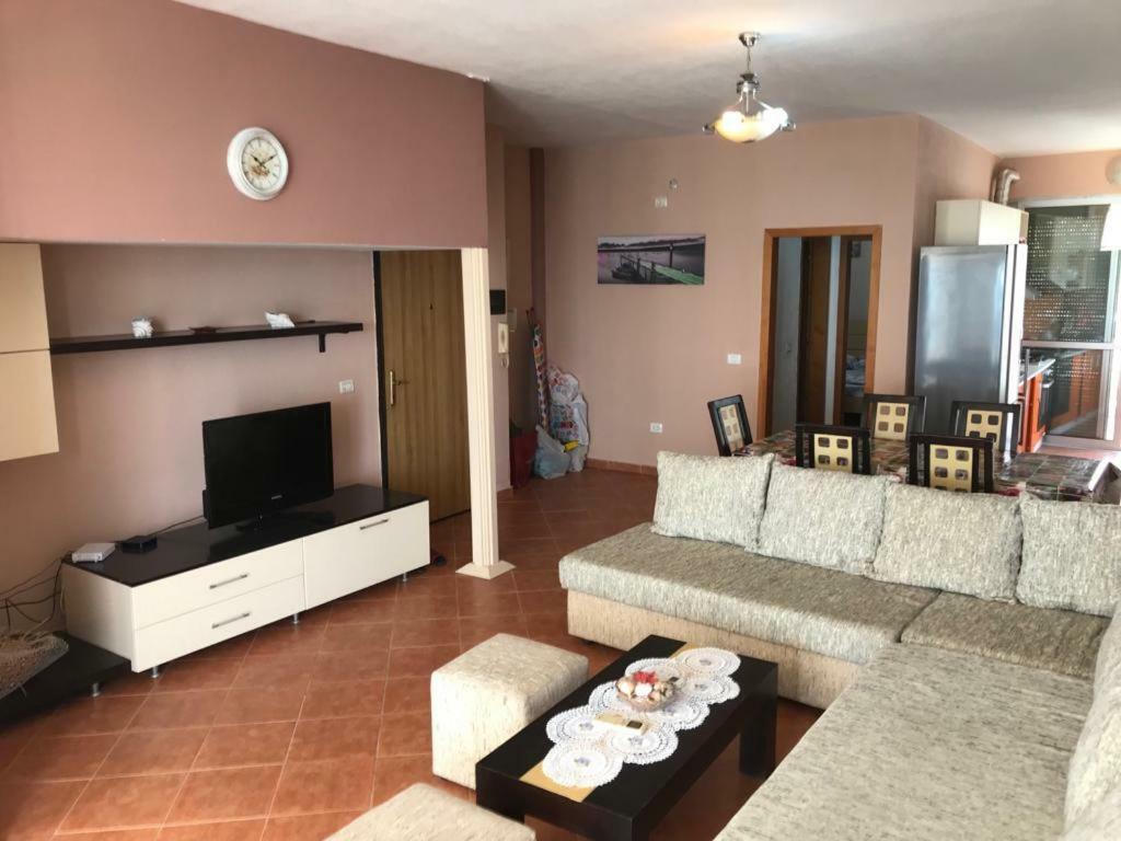 Apartament Me Qera Plazh Golem Appartement